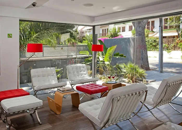 Hotel Sitges Rooms בית אירוח
