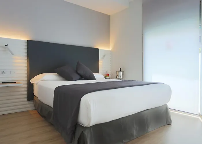 Hotel Sitges Rooms בית אירוח סיטגס