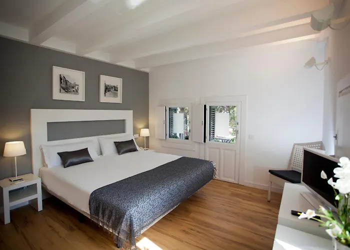 בית אירוח Hotel Sitges Rooms סיטגס